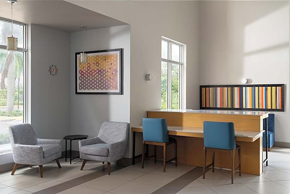 Holiday Inn Express & Suites Boynton Beach West By IHG