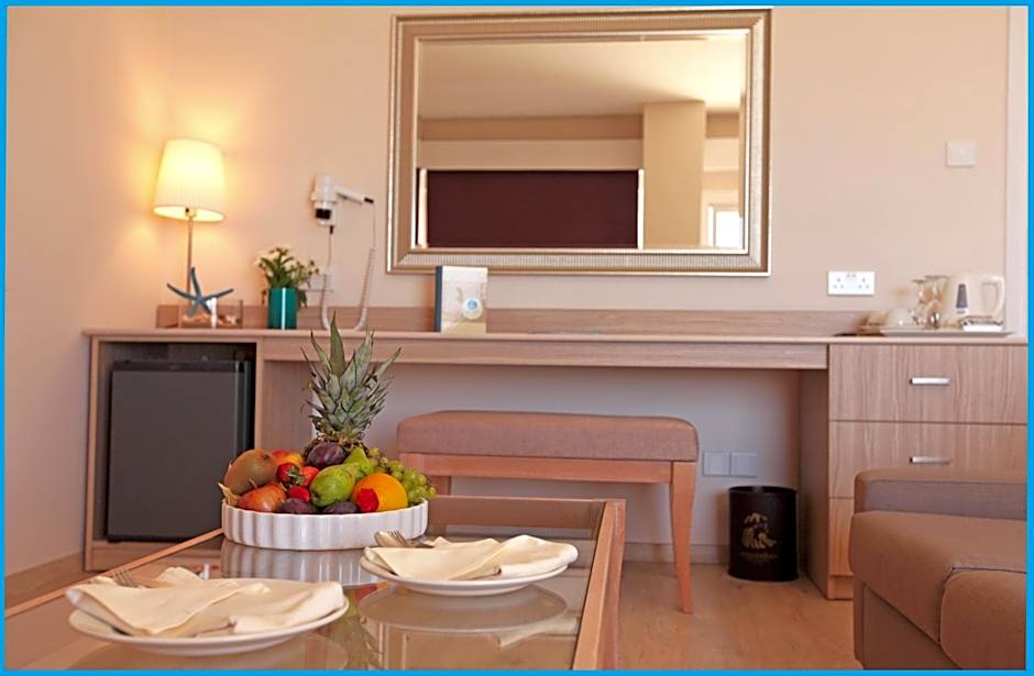 Poseidonia Beach Hotel