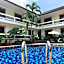 Tropical Palm Resort.