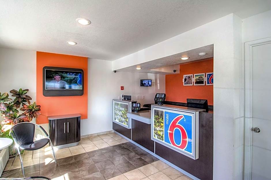 Motel 6 Redding South