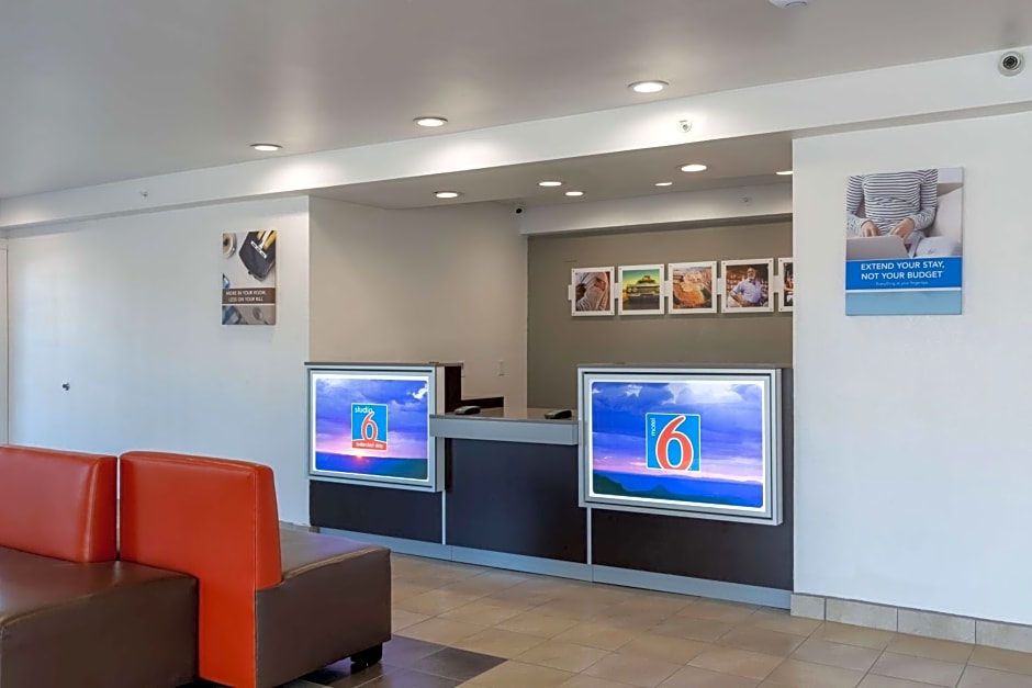 Motel 6-Bryan, TX - University Area