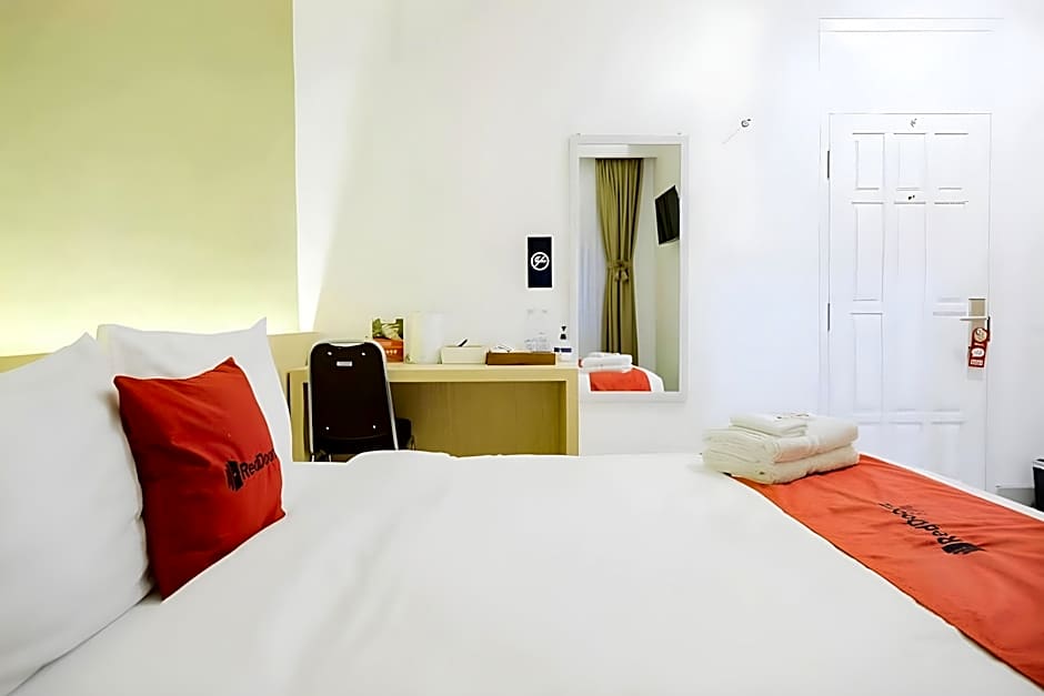 RedDoorz Plus Syariah near Museum Lampung
