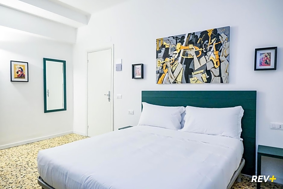 Lia Art Hotel