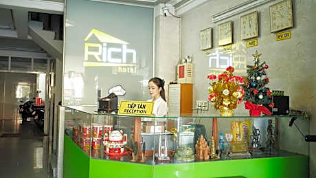 Rich Hotel