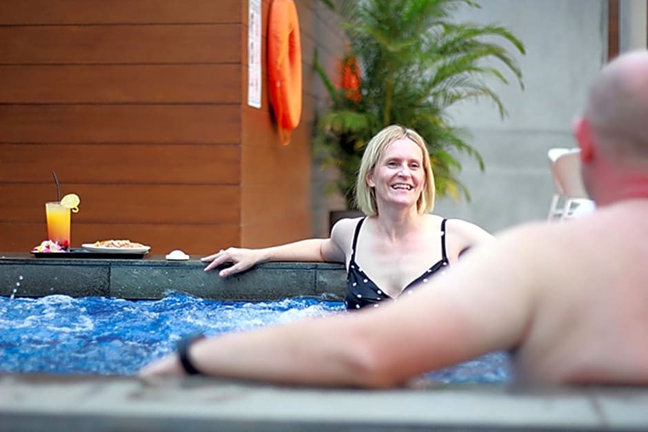 Ra Premiere Simatupang