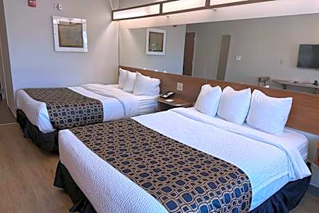 Deluxe Queen Room with Two Queen Beds - Disability Access - Non-Smoking