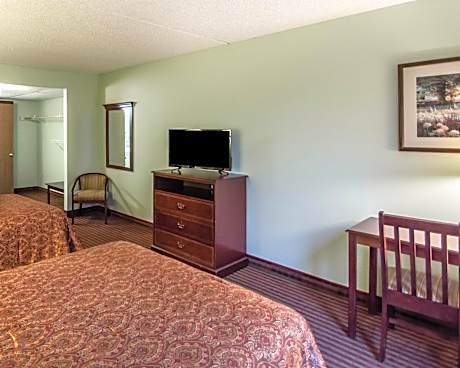 Double Room with Two Double Beds and Roll-In Shower - Accessible/Non-Smoking