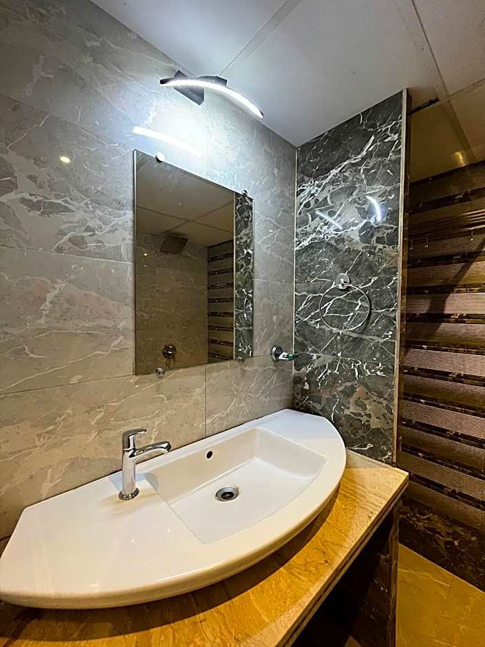 Windflower Regency - Near Kokilaben Hospital