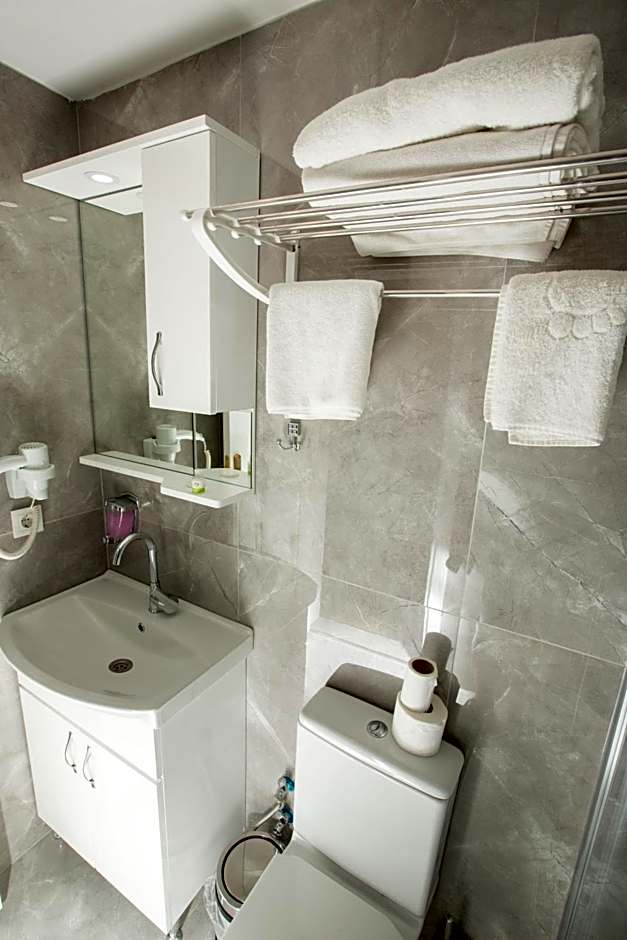 Atlantis Royal Hotel