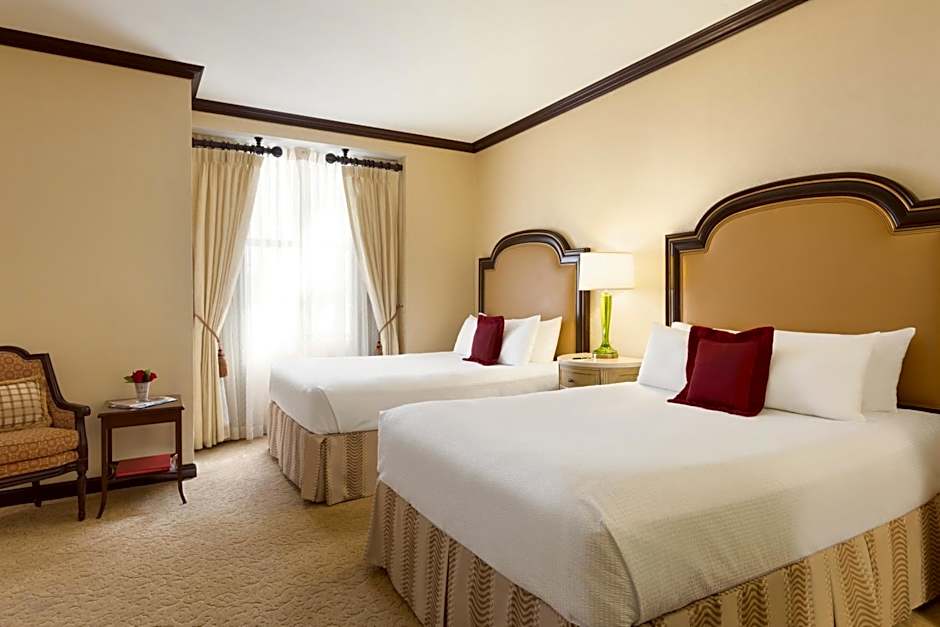 Photo 1 of 4 of Deluxe 1 Queen Bed