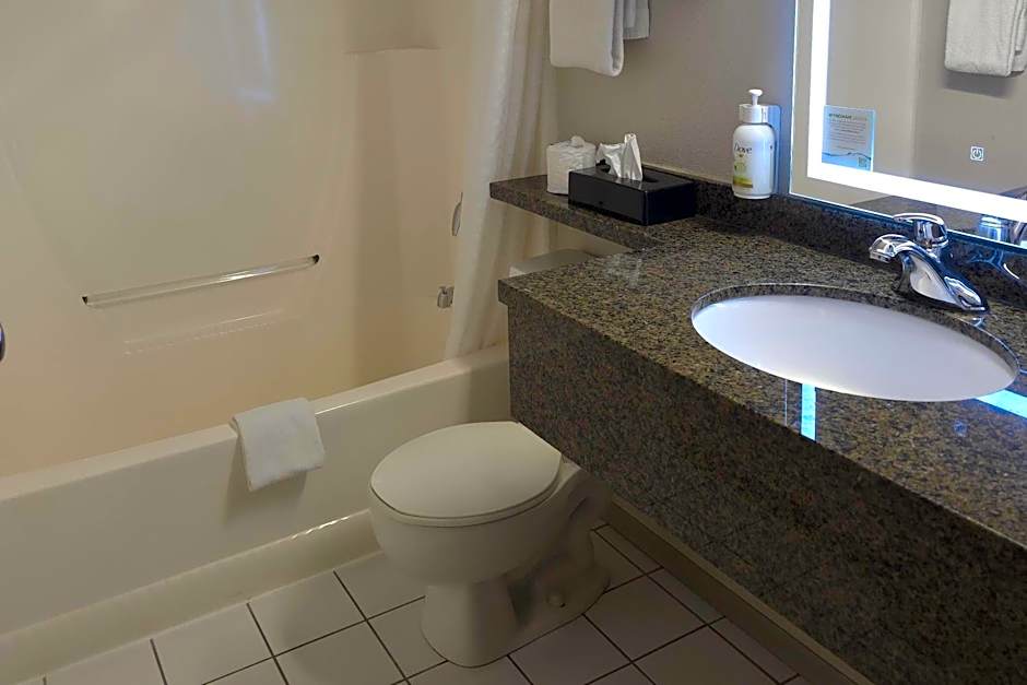 Super 8 by Wyndham Swift Current