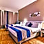Carine Hotel Delfin