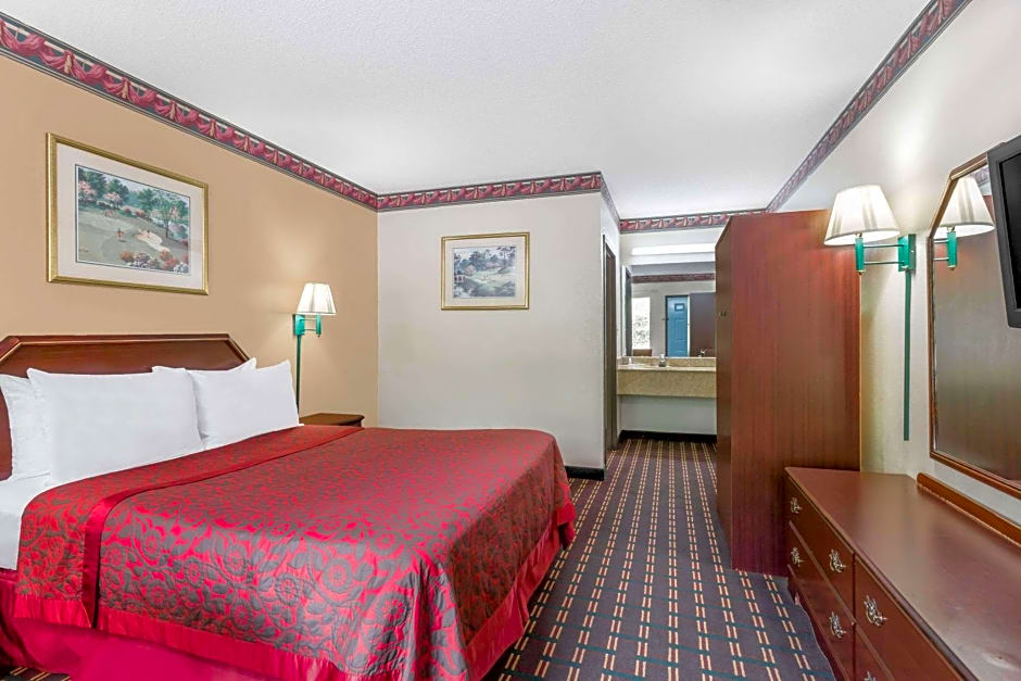 Days Inn by Wyndham North Columbia Ft. Jackson