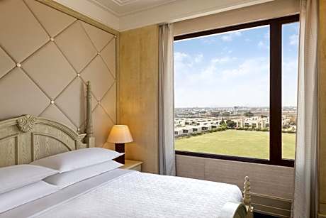 Family King Suite
