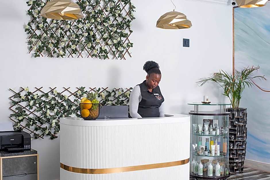 TshiBerry Bed & Breakfast