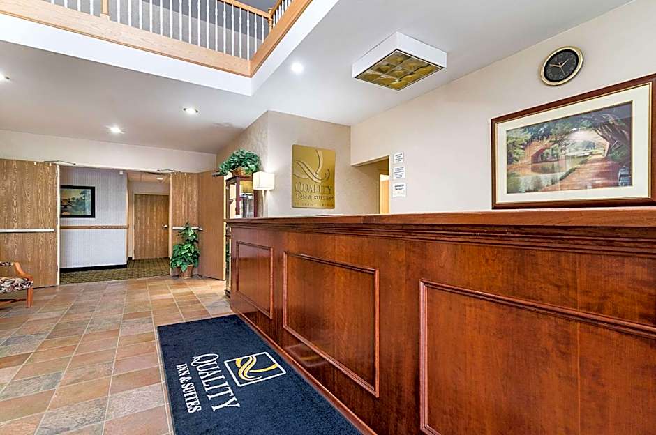 Quality Inn & Suites Schoharie near Howe Caverns