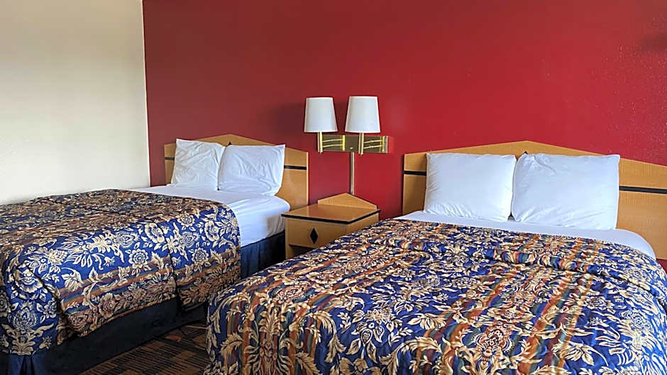 Newton Inn In Newton, KS