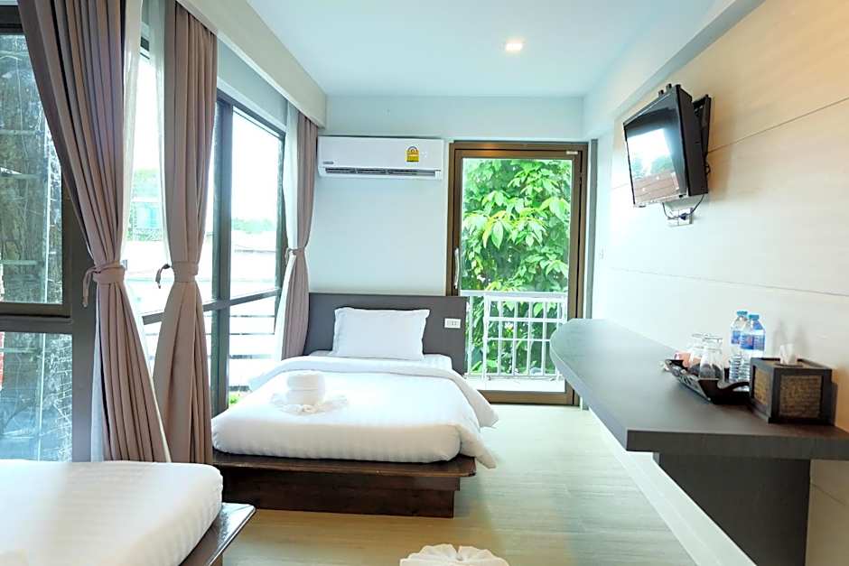 Photo 1 of 14 of Deluxe 2 Beds, Balcony