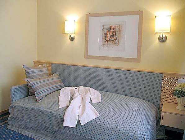 City Hotel