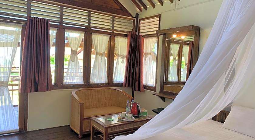 Arys Lagoon Bungalow & Hotel