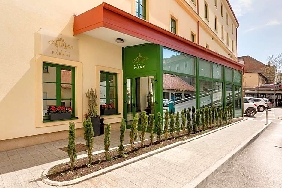 Hotel Park 45