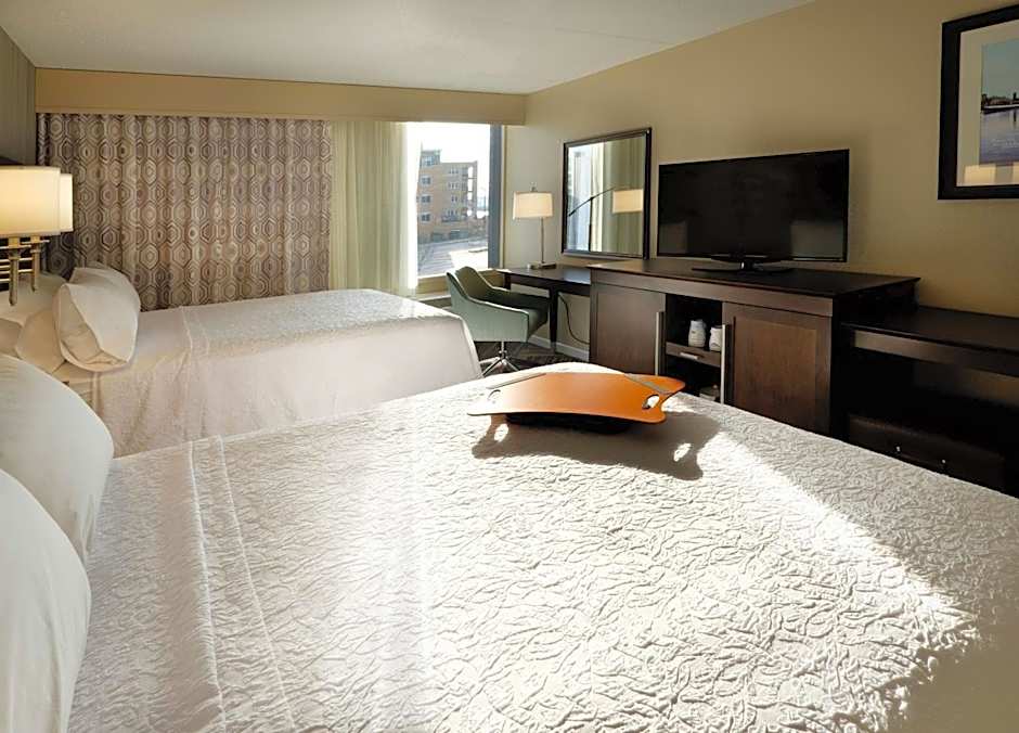 Hampton Inn By Hilton Green Bay Downtown WI