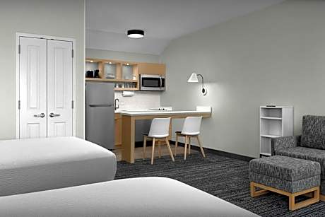 Queen Studio with Sofa Bed - Hearing Accessible