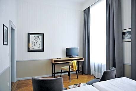 Medium Double or Twin Room