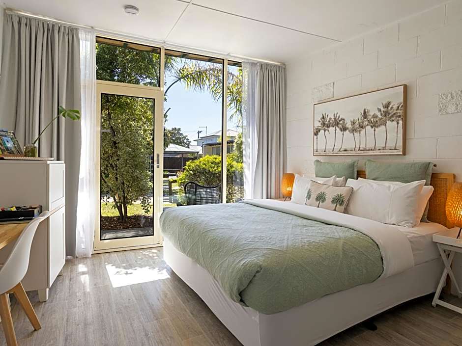 Peninsula Beach Motel