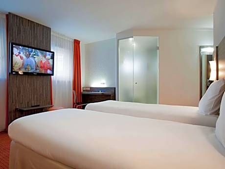 Standard Room with two single beds