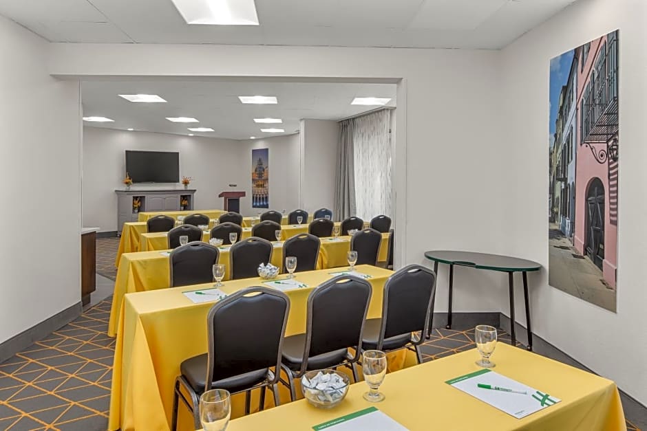 Holiday Inn Charleston-Riverview, an IHG Hotel