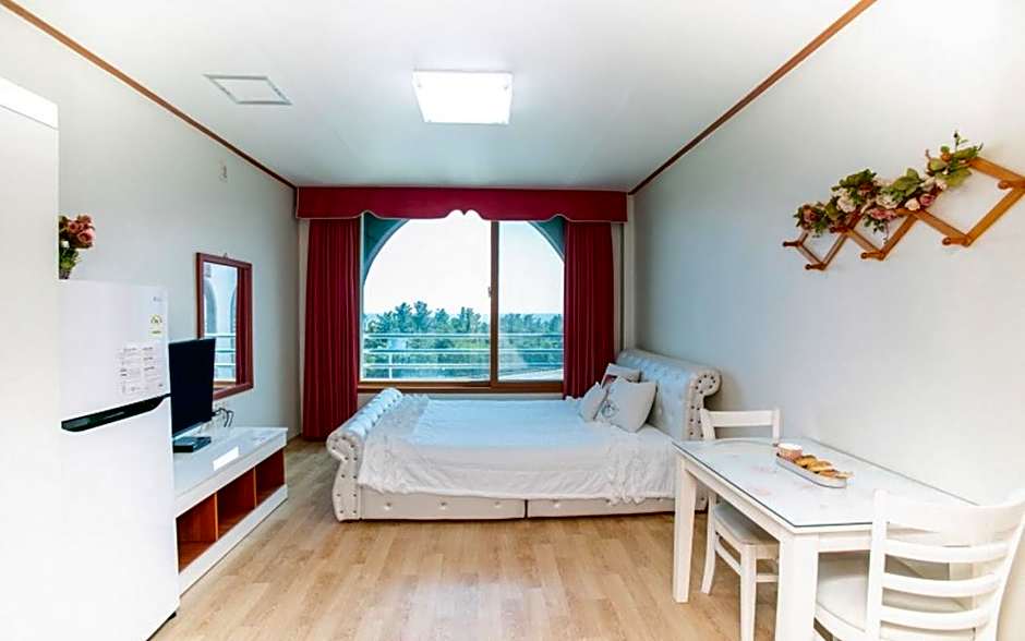 Donghae(mangsang) East House