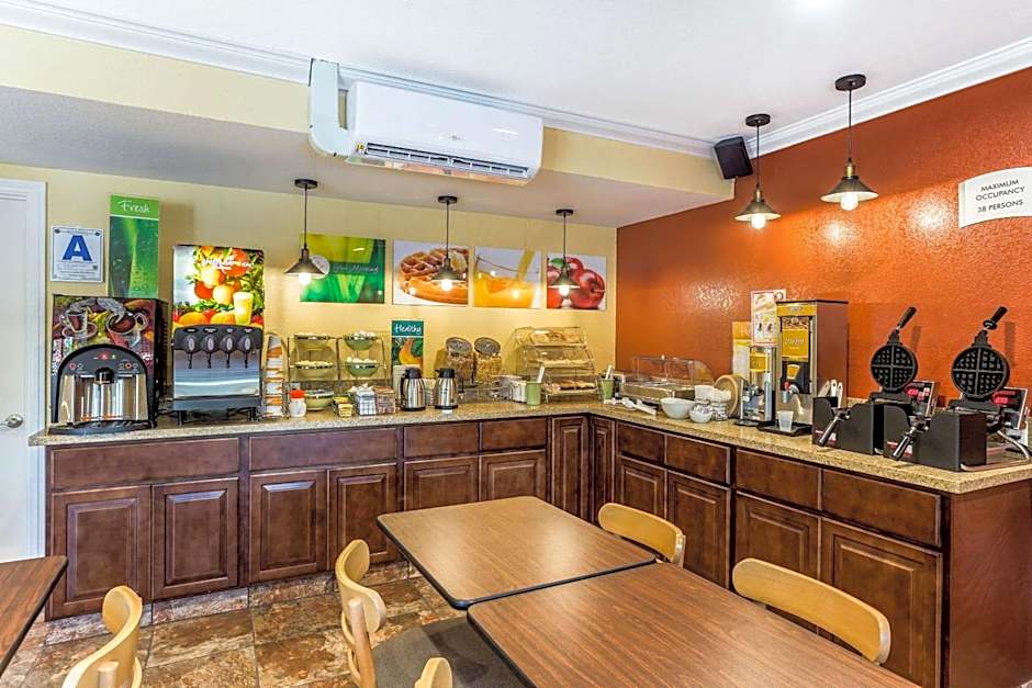 Quality Inn Escondido Downtown