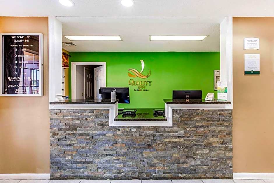 Quality Inn Bessemer I-20 exit 108