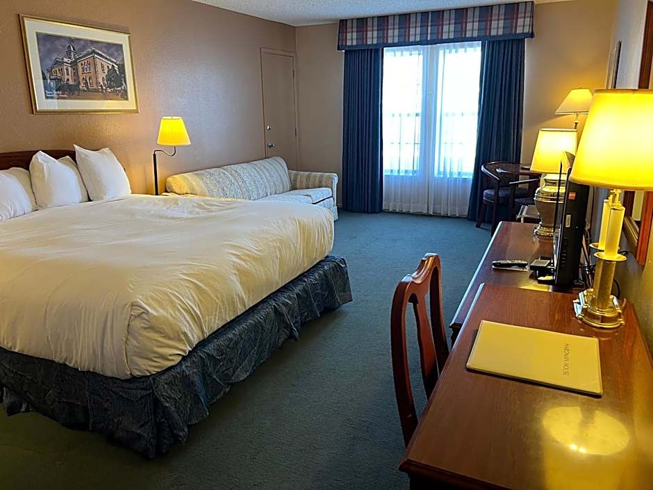 Photo 1 of 5 of 1 King Bed Suite