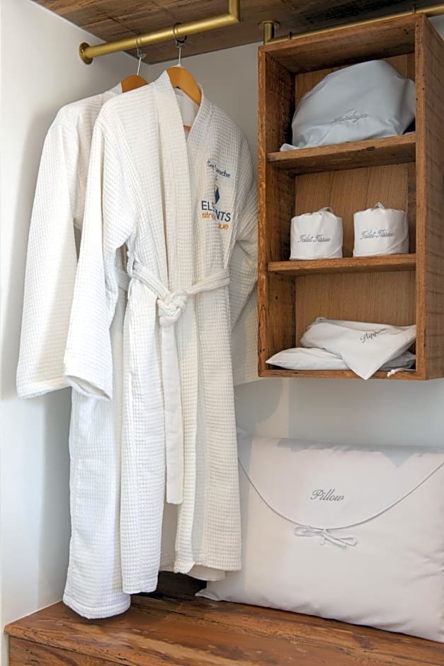 Elements Sifnos Boutique