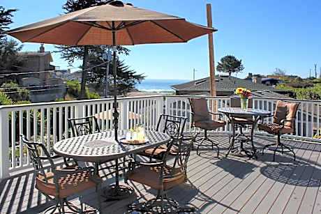 Ocean Echo Inn & Beach Cottages