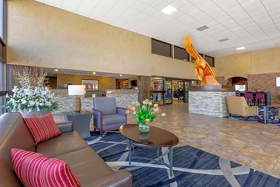 Best Western Plus Raton Hotel