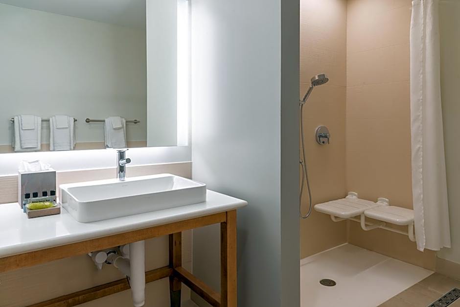 Element Dallas Richardson