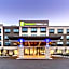 Holiday Inn Express & Suites Milwaukee - West Allis By IHG