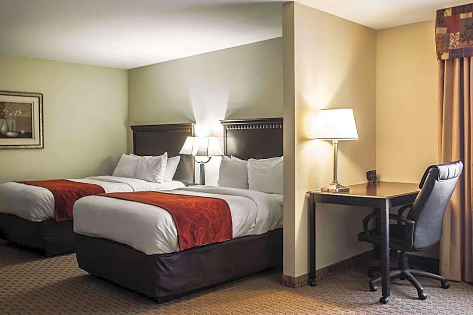 Comfort Suites Bloomington I-55 and I-74