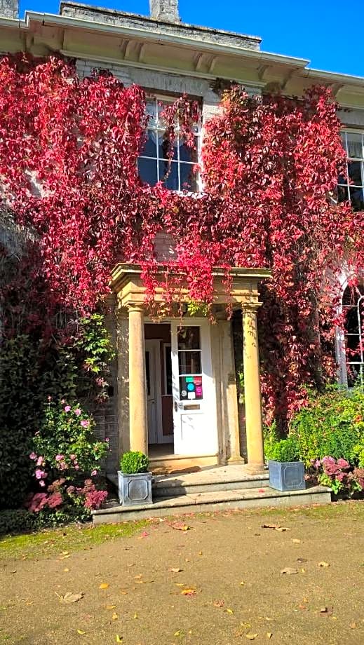 The Lynch Country House