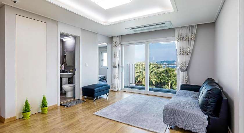 Jeju Bada Wi Olle Pension