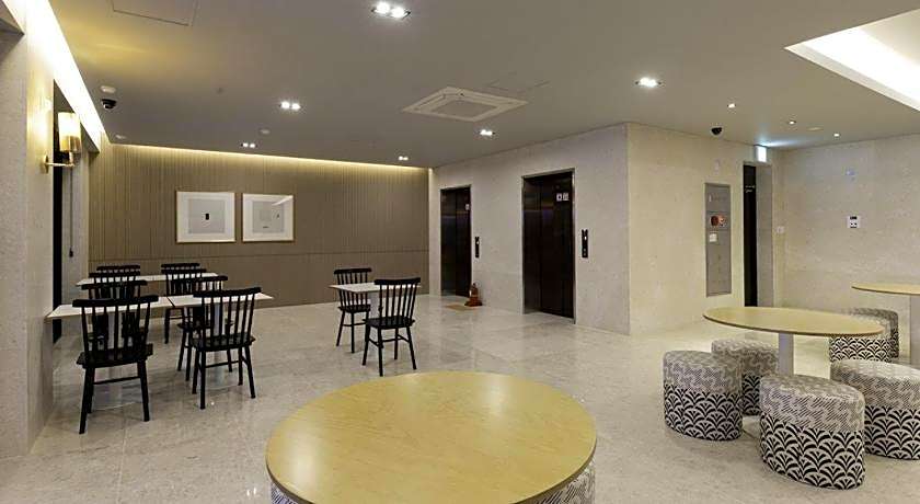 Brown-Dot Hotel Deokcheon