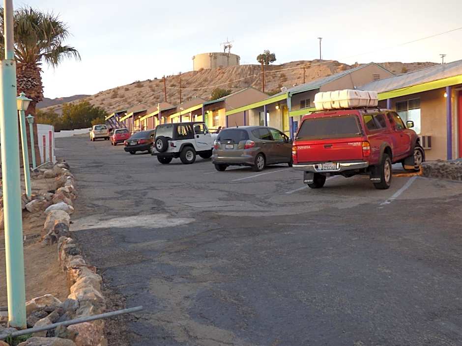 9 Palms Inn