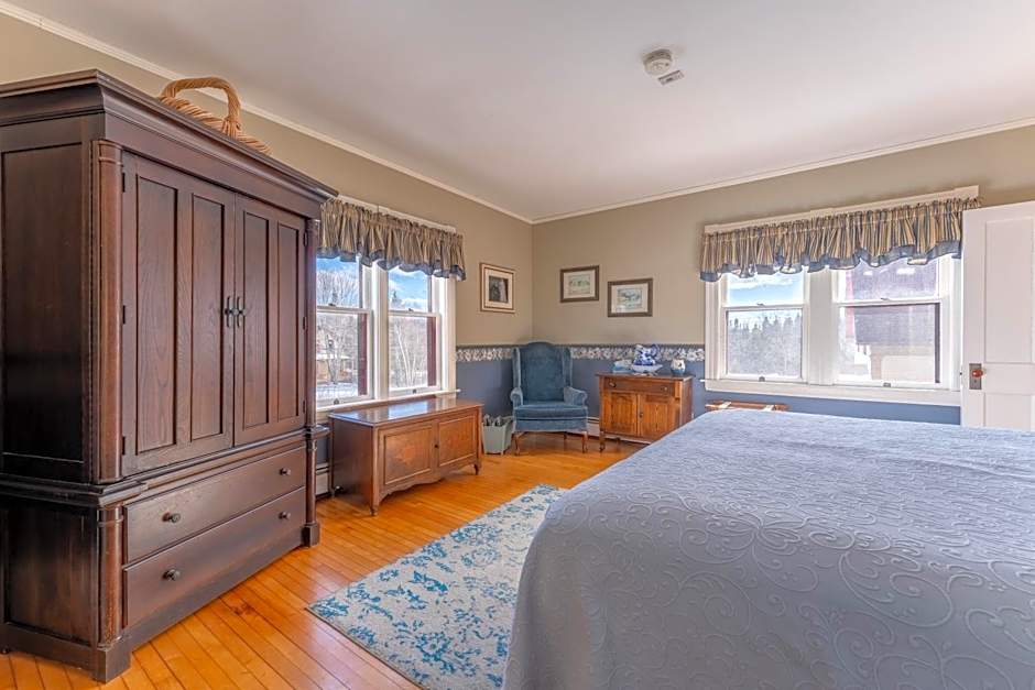 Dominion Hill Country Inn