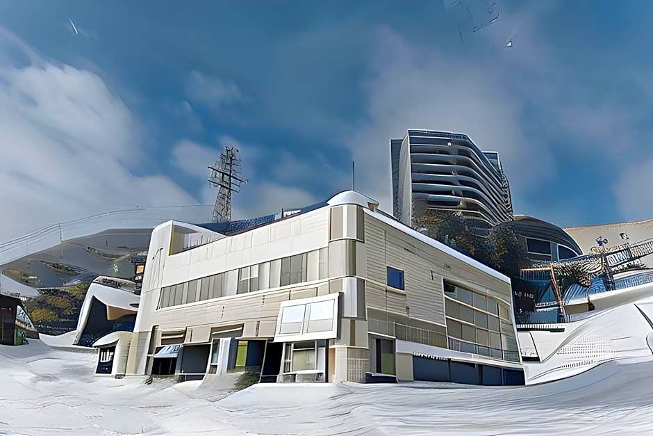 Hotel Justice - Ski IN Ski OUT - Private bathroom, next to the ski lift station