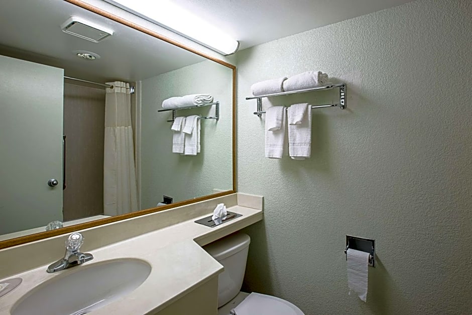 Quality Inn & Suites near I-480 and I-29