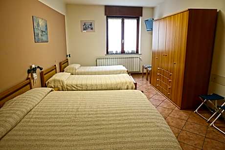Family Room with Mountain View