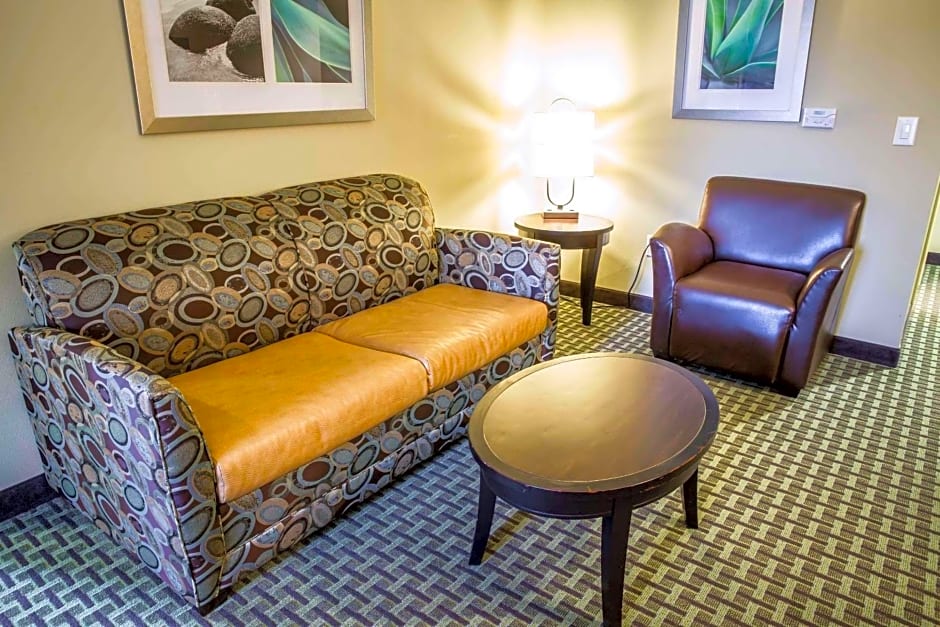 Comfort Suites New Bern near Cherry Point